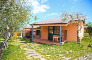 Chambre supérieure double, 1 lit double, salle de bain attenante | Coffre-fort, bureau, accÚs au Wi-Fi (inclus), literie fournie