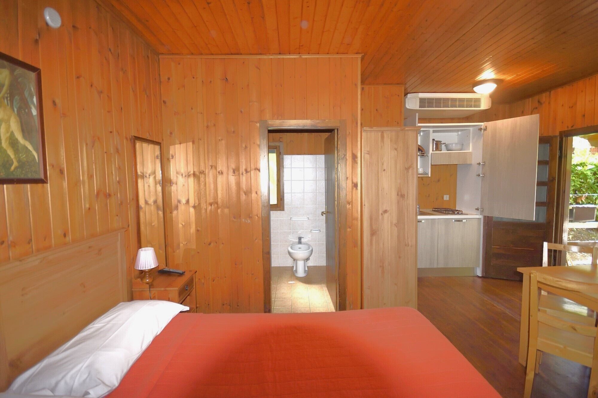 1 bedroom, in-room safe, desk, free wifi