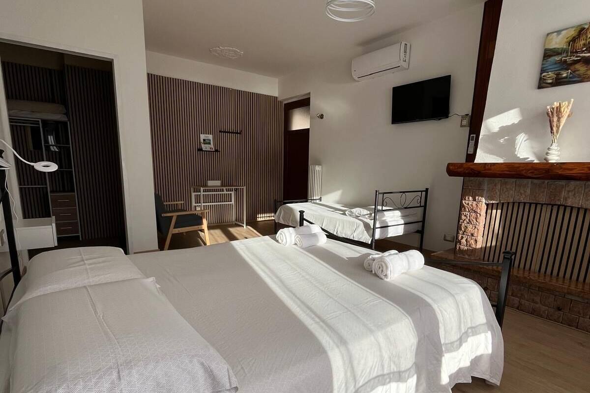 Panoramic Apartment | Down comforters, desk, free WiFi