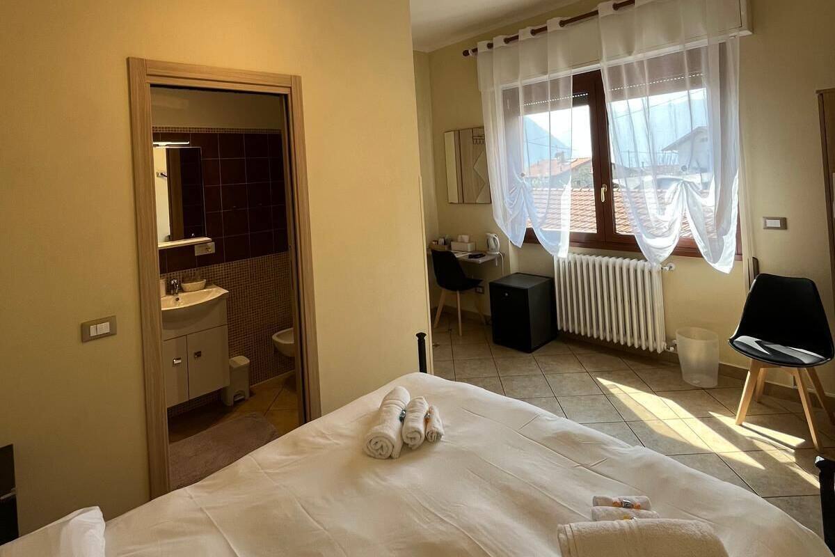 Standard Double Room, Air conditioning | Down comforters, desk, free WiFi
