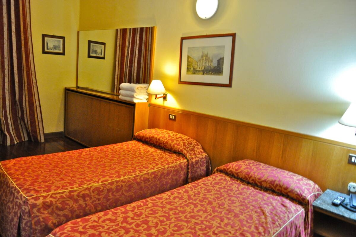 Down duvets, desk, laptop workspace, free WiFi