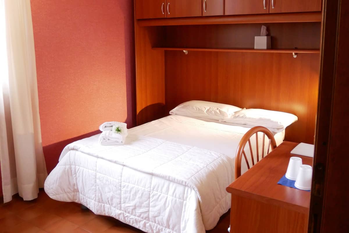 Down duvets, in-room safe, desk, rollaway beds