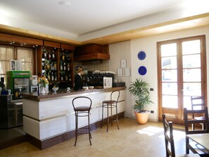 Bar (en el alojamiento)