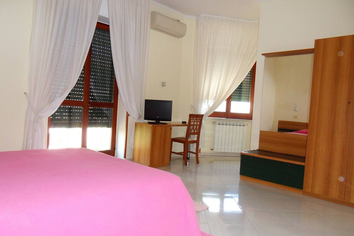 Standard Double Room | Desk, free WiFi