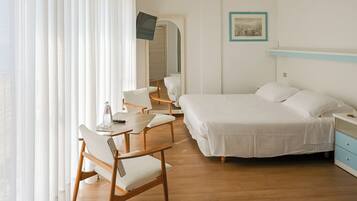 Chambre Familiale, balcon, vue mer (laterale)