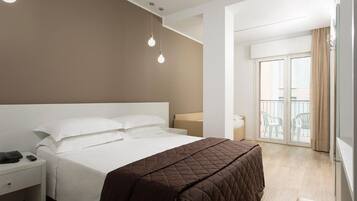 Minibar, in-room safe, individually decorated, individually furnished