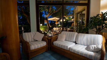 ๋ก๋น ์ข์ ๊ณต๊ฐ