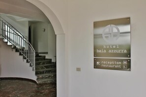 Lobby - Baia Azzurra (Taormina)