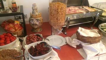 Daily buffet breakfast for a fee