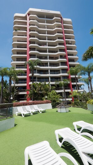 Exterior - Alexander Holiday Apartments (Surfers Paradise)