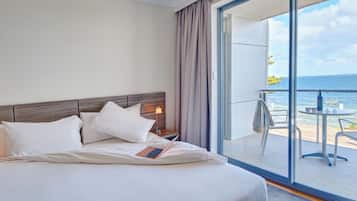 Executive Seaview Room | 1 bedroom, in-room safe, desk, laptop workspace