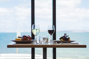 Local and international cuisine, ocean views 