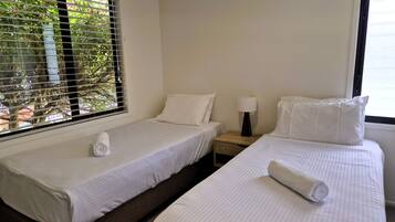 Villa, 2 slaapkamers, bubbelbad | Een strijkplank/strijkijzer, gratis wifi, beddengoed, een wekker