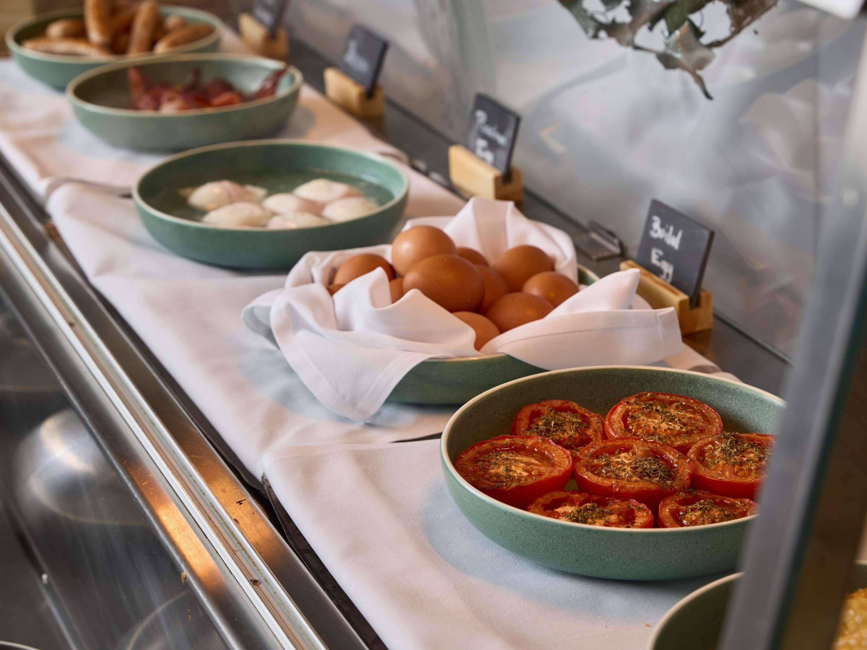 Daily buffet breakfast for a fee