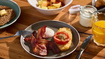 Frokostbuffé hver dag (mot et tillegg)