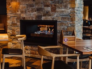 Breakfast, lunch and dinner served - Mercure Barossa Valley (Tanunda)
