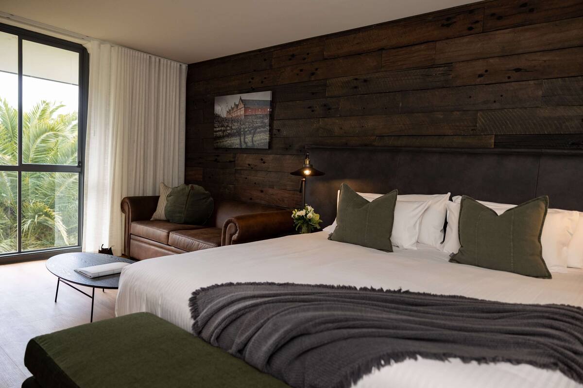 superior room | 1 bedroom, blackout curtains, iron/ironing board, free wifi