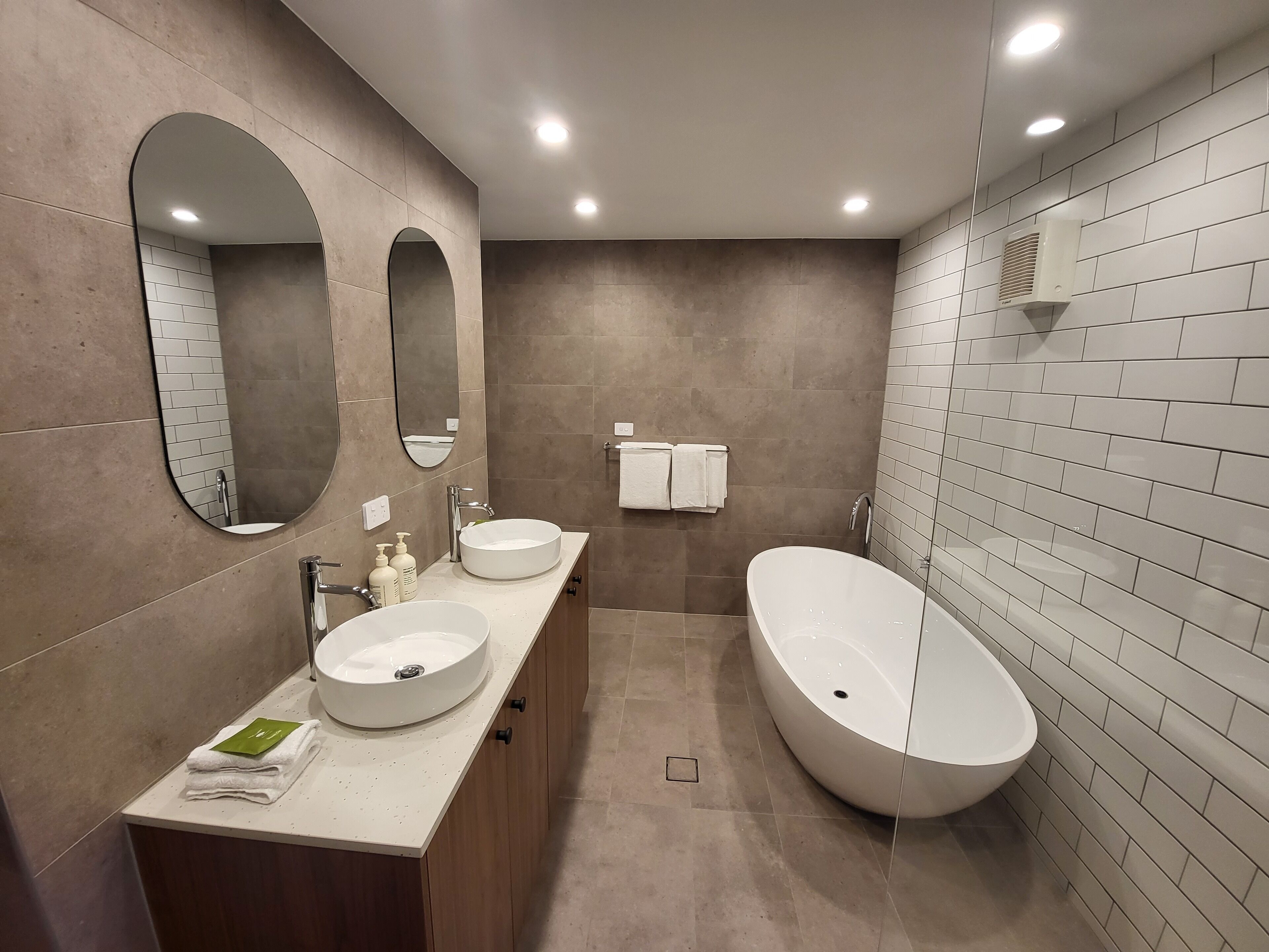 2 bedroom deluxe apartment | bathroom | free toiletries, hair dryer, towels, soap