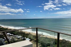 1 habitación, decoración personalizada y muebles diferentes 