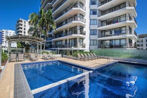 Outdoor pool, open 8:00 AM to 8:00 PM, sun loungers - Seaview Resort (Mooloolaba)