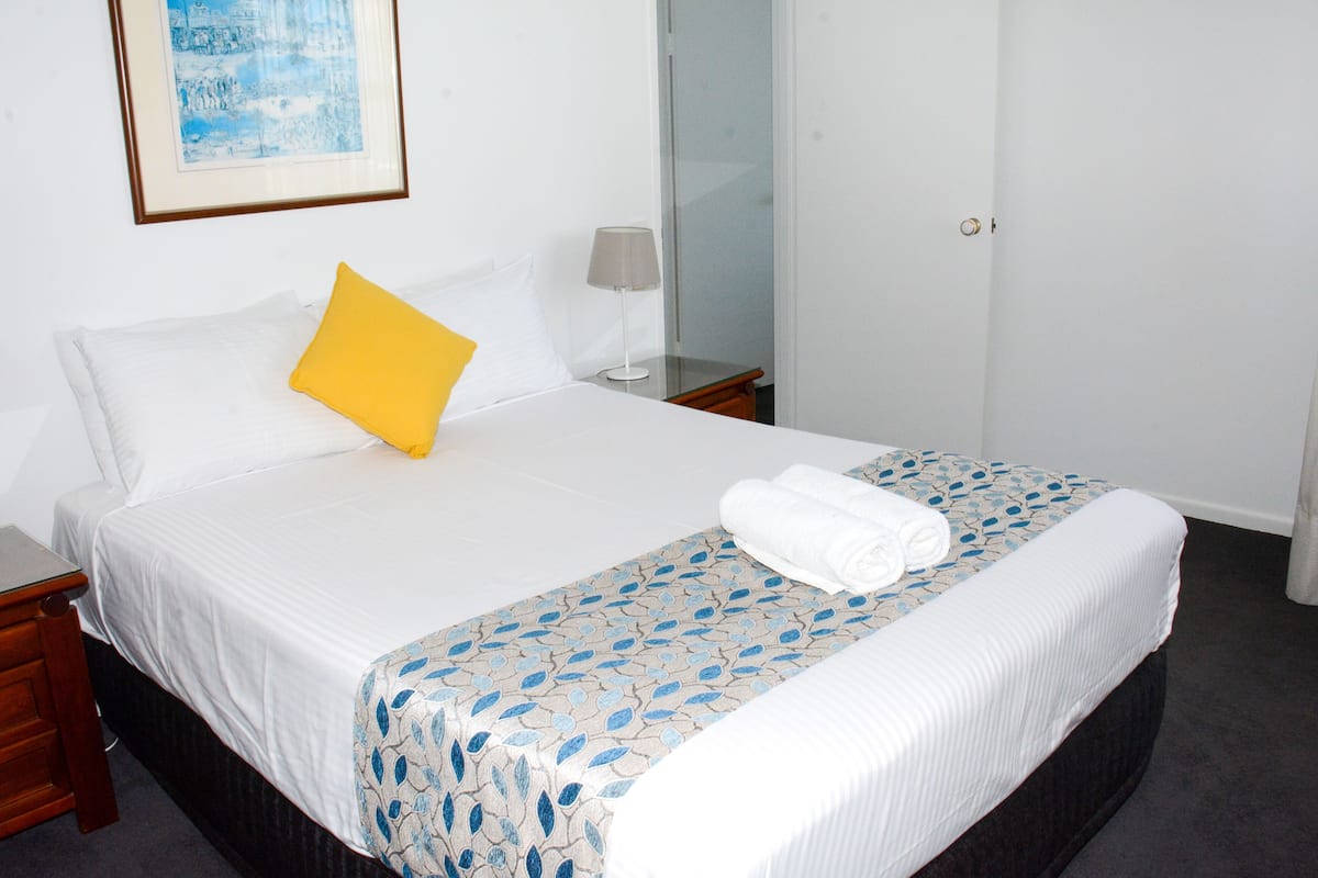 Two-Bedroom Apartment - Lower Floor | 1 bedroom, individually decorated, individually furnished, desk