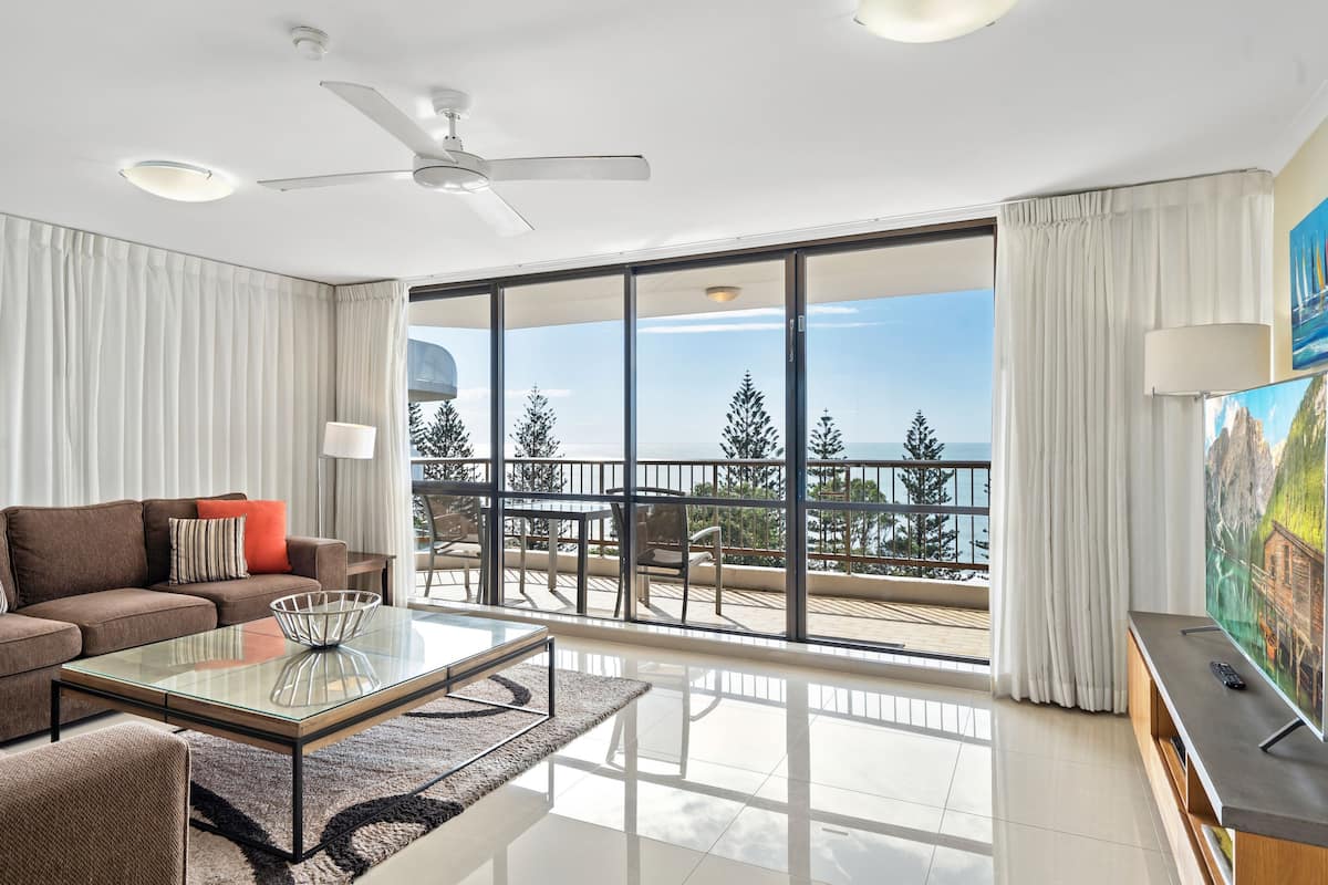 Three-Bedroom - Superior Ocean View | 1 bedroom, individually decorated, individually furnished, desk