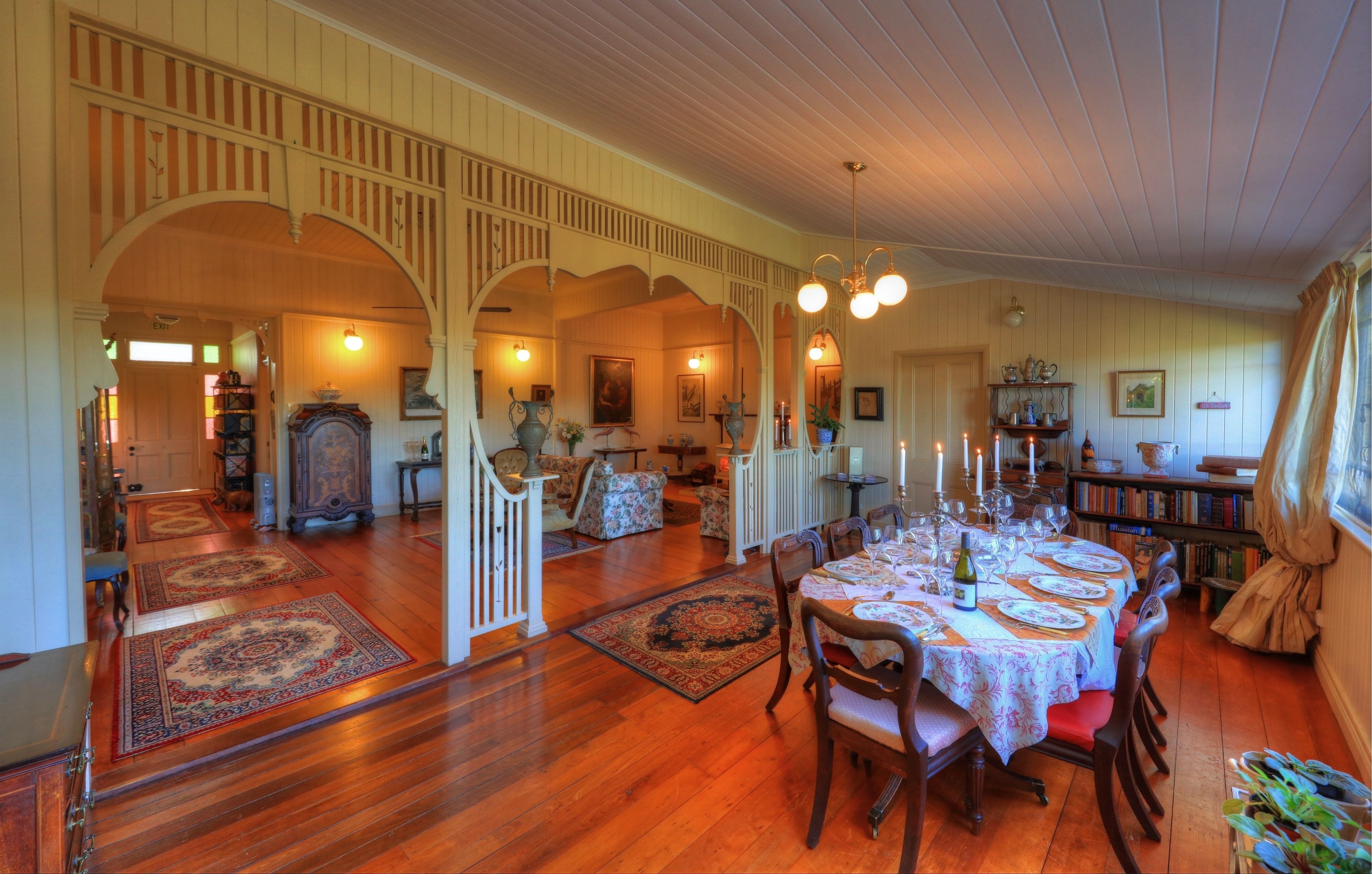 Manor House (4 Ensuite Bedrooms) | Dining