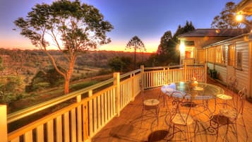 Manor House (4 Ensuite Bedrooms) | Porch