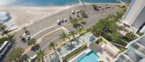 Outdoor pool, pool loungers