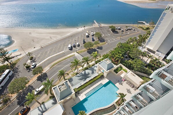 Outdoor pool, pool loungers