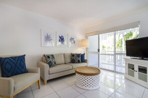 Penthouse, 2 Bedrooms | Living area