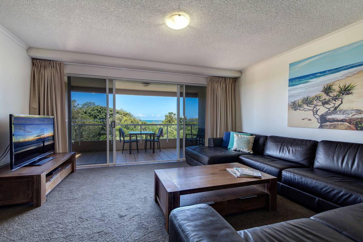 Apartment, 2 Bedrooms, Garden View | Iron/ironing board, WiFi (free), individually furnished, bed sheets