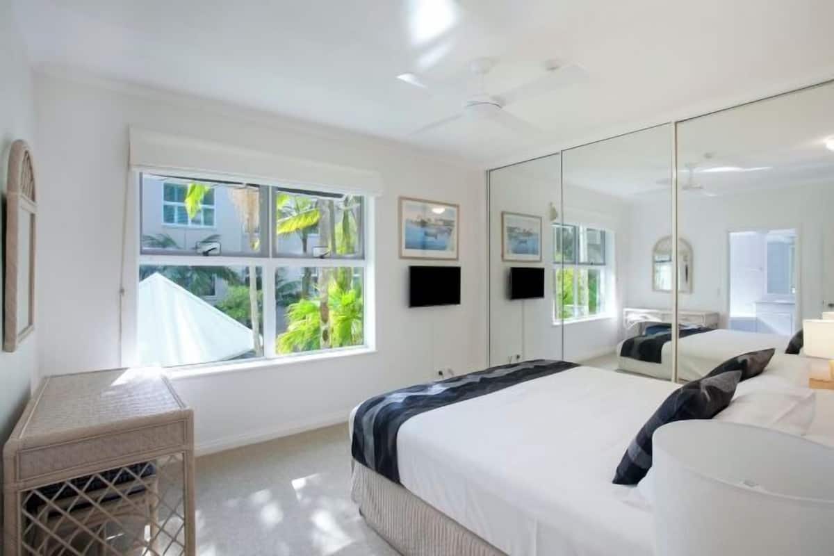 1 bedroom, in-room safe, individually decorated, individually furnished