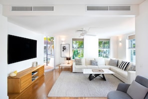 Penthouse, 4 Bedrooms | Living area