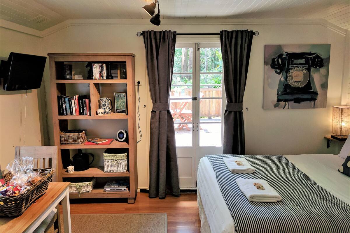 Habitación doble | Sábanas de algodón egipcio y camas con pillow-top