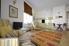 26-inch flat-screen TV with digital channels, TV, iPod dock - Crystal Suites Old Town (Kraków)