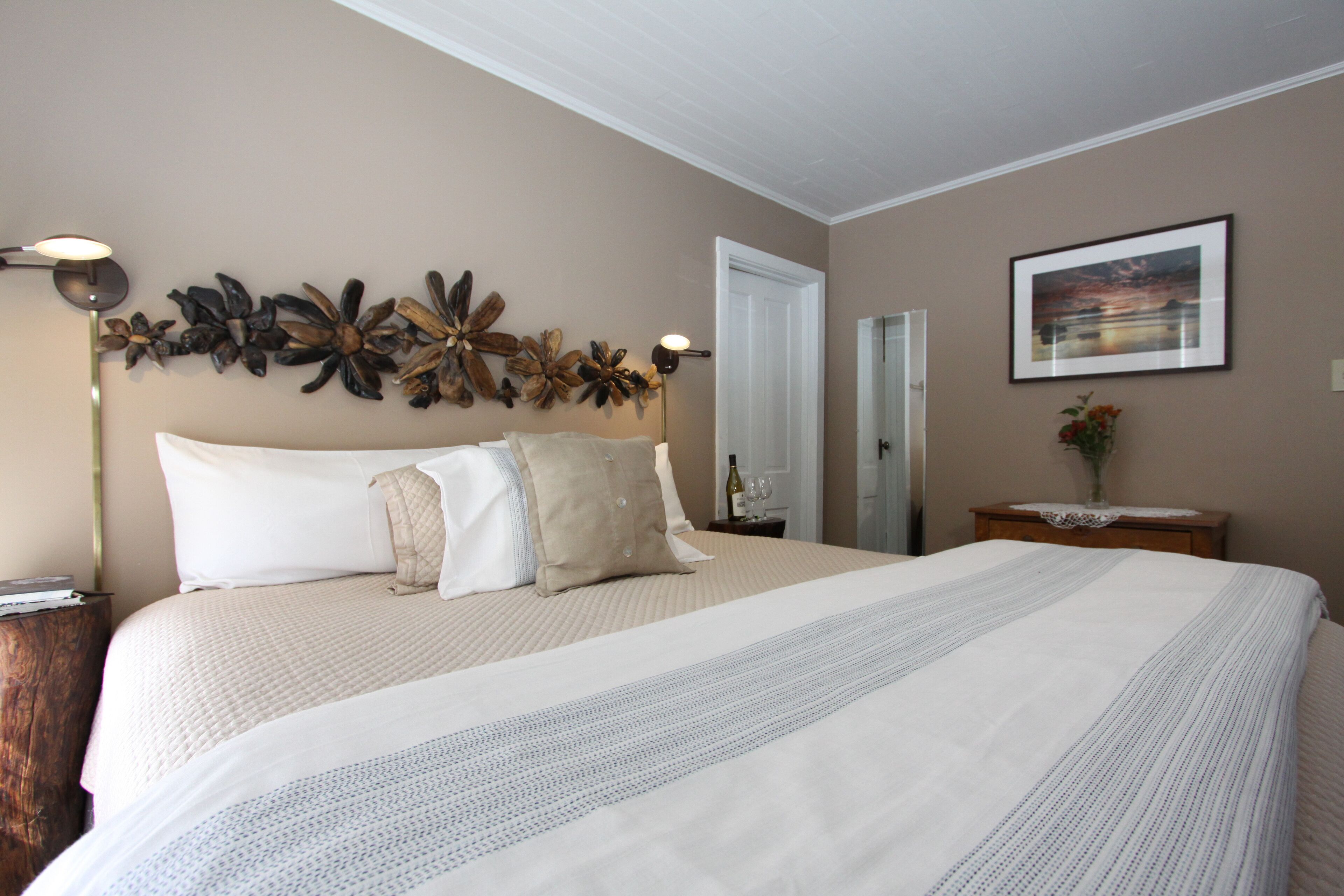 Driftwood | Premium bedding, pillowtop beds, individually decorated