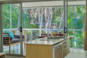 Living area - Angourie Resort (Yamba)