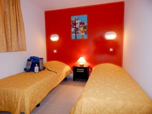 Decoración individual, mobiliario individual, ropa de cama