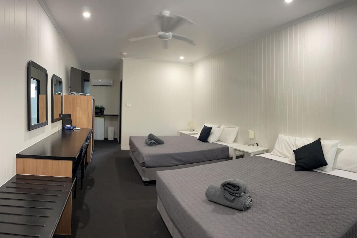 Bureau, espace de travail pour ordinateurs portables