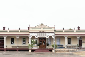 Exterior - Longreach Motor Inn (Longreach)