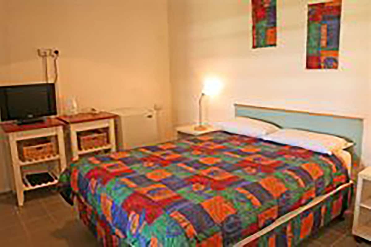 Desk, iron/ironing board, WiFi (free), bed sheets