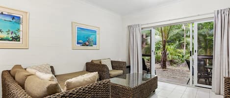 2 habitaciones, decoración personalizada y muebles diferentes