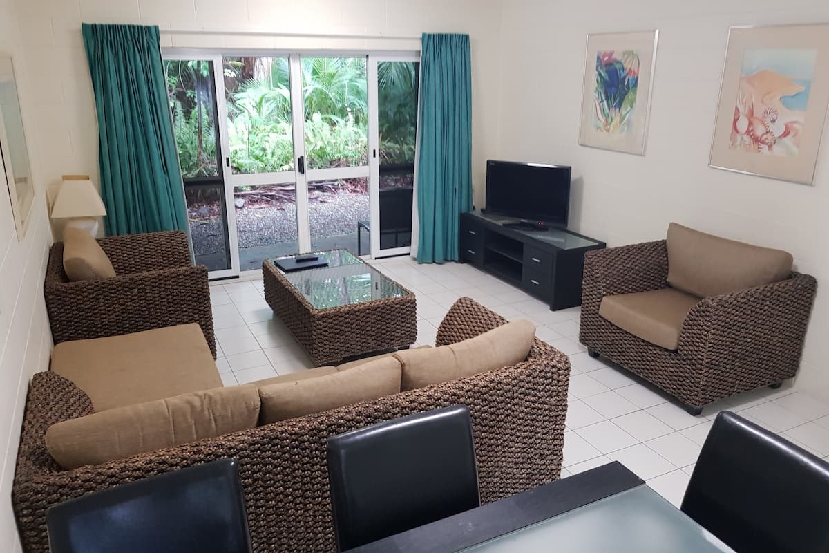 Townhouse Ekonomi, 2 kamar tidur | Area keluarga | TV LCD