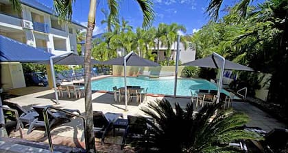Central Plaza Port Douglas Apartments