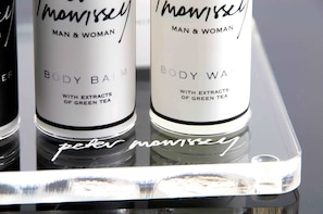 Shower, designer toiletries, hair dryer, towels - at Boathaven Bay Holiday Apartments (Airlie Beach)