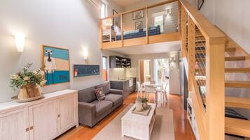 ๋๋ญ์ค ๋กํํธ, ์นจ์ค 1๊ฐ (1 Bedroom Deluxe Loft Shack ) | 1 ๊ฐ์ ์นจ์ค, ๊ฐ๊ฐ ๋ค๋ฅด๊ฒ ๊ฐ๊ตฌ ๋น์น, ๋ค๋ฆฌ๋ฏธ/๋ค๋ฆฌ๋ฏธํ, ์ ์์ฉ ์นจ๋