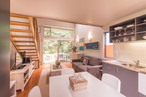 1 Bedroom Deluxe Loft Shack