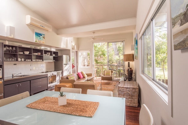 1 Bedroom Deluxe Villa | Private kitchen