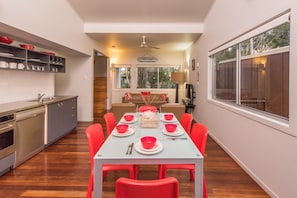 Private kitchen - Allure Stradbroke Resort (Point Lookout)
